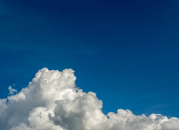 Белые Кучевые Облака Голубом Небе Использования Заднем Плане — стоковое фото