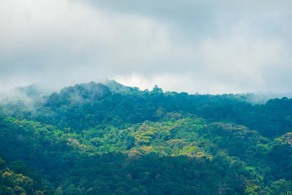 Imagen Montaña Cielo Nublado Fondo Tiempo Del Día — Foto de Stock