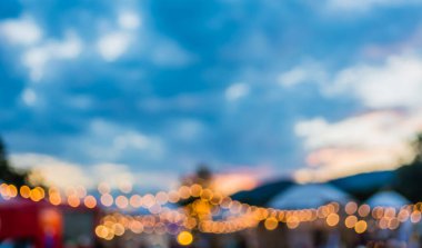 Arka plan kullanımı için Bokeh ile sokak festivalinin klasik ton bulanık görüntüsü .