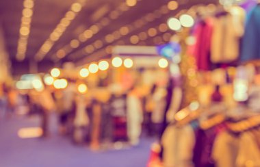 Alışveriş merkezinin bulanık görüntüsü ve arka plan kullanımı için insanlar .