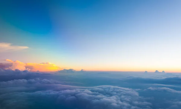 Blick Aus Dem Flugzeugfenster Auf Den Himmel Abend — Stockfoto