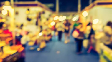 Alışveriş merkezinin bulanık görüntüsü ve arka plan kullanımı için insanlar .