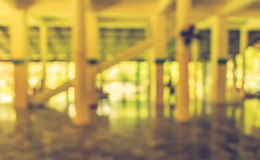 Arkaplan kullanımı için açık salonu olan soyut bulanık sütunlar satırının klasik ton görüntüsü .