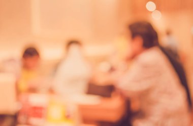 Bokeh ile restoranın bulanık arkaplan görüntüsü. (Klasik ton))