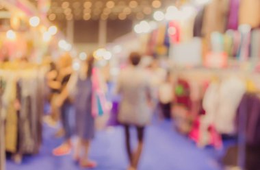 Alışveriş merkezinin bulanık görüntüsü ve arka plan kullanımı için insanlar. (Klasik ton))