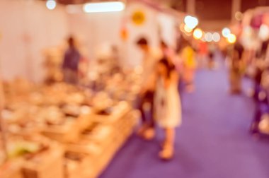 Alışveriş merkezinin bulanık görüntüsü ve arka plan kullanımı için insanlar. (Klasik ton))