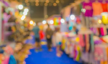 Alışveriş merkezinin bulanık görüntüsü ve arka plan kullanımı için insanlar .