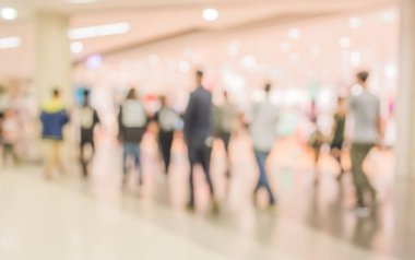 Alışveriş merkezinin bulanık görüntüsü ve arka plan kullanımı için insanlar .