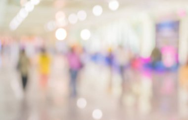 Alışveriş merkezinin bulanık görüntüsü ve arka plan kullanımı için insanlar .