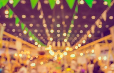 Arkaplan kullanımı için alışveriş merkezinin bulanık görüntüsü. (Klasik ton))