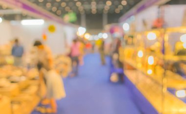 Alışveriş merkezinin bulanık görüntüsü ve arka plan kullanımı için insanlar .