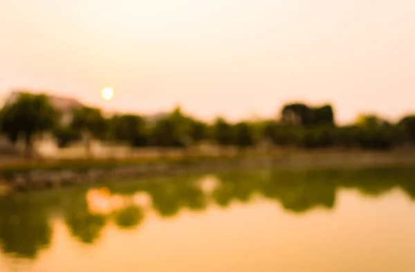 Abstraktní Rozmazaný Obraz Jezera Oblohy Večerních Hodinách Pro Použití Pozadí — Stock fotografie