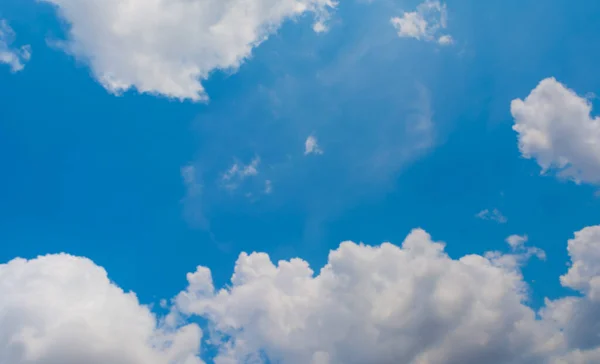 Imagen Cielo Azul Nubes Blancas Durante Día Para Uso Fondo —  Fotos de Stock