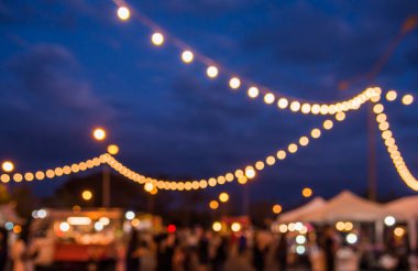 Arka plan kullanımı için Bokeh ile sokak festivali yiyecek kamyonunun klasik ton bulanık görüntüsü .