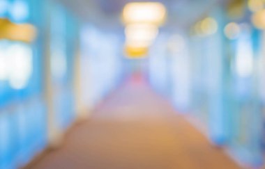 Arka plan kullanımı için havaalanındaki koridorun bulanık görüntüsü .