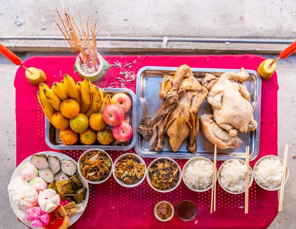 Comida Mesa Para Deuses Adorando Crenças Chinesas Consistindo Frango Pato — Fotografia de Stock