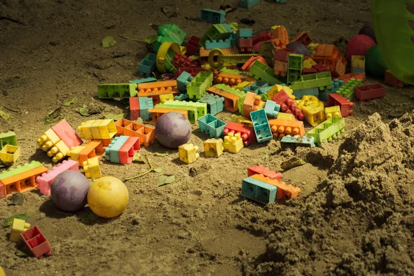 Leerer Sandplatz Spielzeug Puzzle Der Ball Aber Ohne Kinder Wurde — Stockfoto