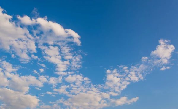 Imagen Cielo Azul Claro Nubes Blancas Durante Día Para Uso —  Fotos de Stock