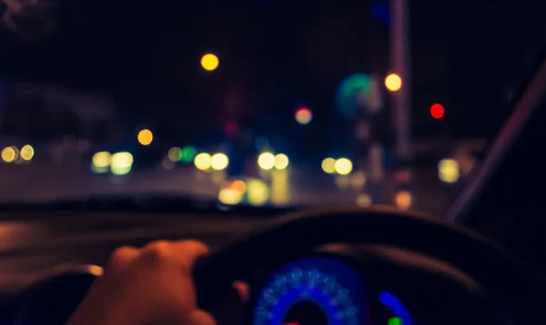 Immagine Sfocata Tono Vintage Persone Che Guidano Auto Durante Notte — Foto Stock