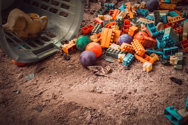 Leerer Sandplatz Spielzeug Puzzle Der Ball Aber Ohne Kinder Wurde — Stockfoto