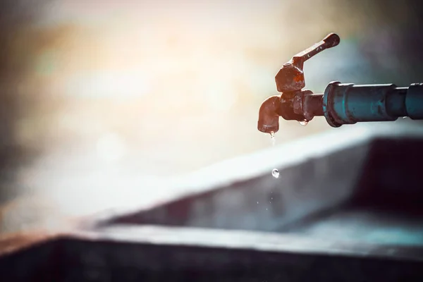 Leaking Water Faucets Flowing Basin Showing Loss Water Uselessness — Stock Photo, Image