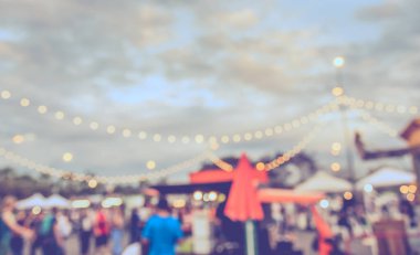 Arka plan kullanımı için Bokeh ile sokak festivali yiyecek kamyonunun klasik ton bulanık görüntüsü .