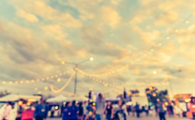 Fon kullanımı için Bokeh ile sokak festivalindeki Food Stall 'un klasik ton bulanık görüntüsü .