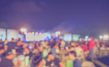 Gece vakti Bokeh 'in arka plan kullanımı için yaptığı soyut bulanık parti. (Klasik ton))