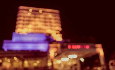 Arkaplan kullanımı için gece lambası bokeh ile Soyut Görüntü Bina resmi. (Klasik ton))