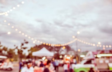 Arka plan kullanımı için Bokeh ile sokak festivali yiyecek kamyonunun klasik ton bulanık görüntüsü .
