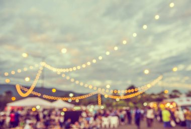 Arka plan kullanımı için Bokeh ile sokak festivali yiyecek kamyonunun klasik ton bulanık görüntüsü .