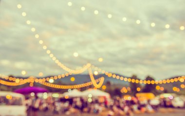 Fon kullanımı için Bokeh ile sokak festivalindeki Food Stall 'un klasik ton bulanık görüntüsü .