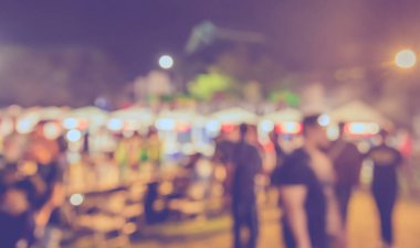 Fon kullanımı için Bokeh ile sokak festivalindeki Food Stall 'un klasik ton bulanık görüntüsü .