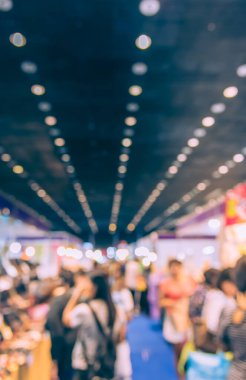 Soyut Bulanık Alışveriş Merkezi ya da arka plan kullanımı için Bokeh 'li Sergi Salonu. (Klasik ton))