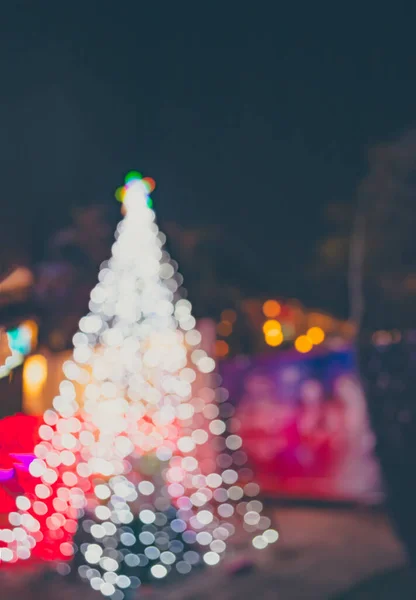 Abstract Blur Vertical Image Bokeh Street Light Christmas Time Background — Stock Photo, Image