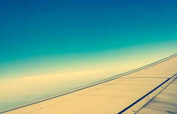 Vista Janela Avião Para Ver Céu Durante Dia Tom Vintage — Fotografia de Stock