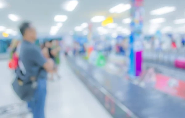 Imagem Borrão Abstrato Pessoas Esperando Por Bagagem Aeroporto Para Uso — Fotografia de Stock