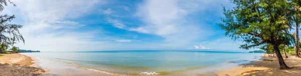 Panorama Obrázek Pláže Slunečného Dne Pláži Chao Lao Khlong Khut — Stock fotografie