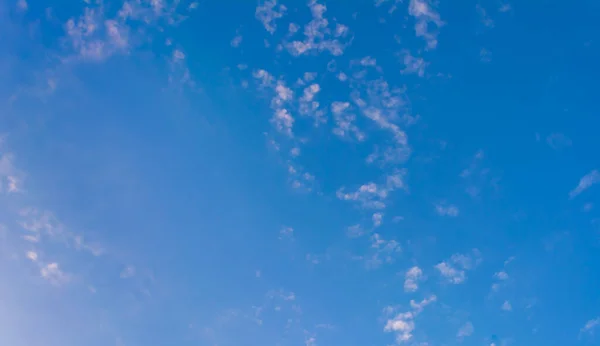 Afbeelding Van Heldere Blauwe Lucht Witte Wolken Dag Tijd Voor — Stockfoto