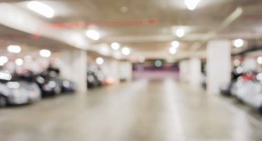 Arkaplan kullanımı için otopark içi Bokeh ile bulanık görüntü.