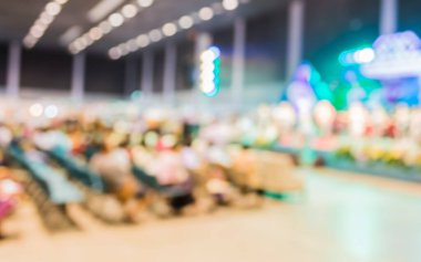 Konser salonunda arka plan kullanımı için bulanık insanların görüntüsü .