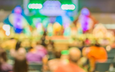 Konser salonunda arka plan kullanımı için bulanık insanların görüntüsü .