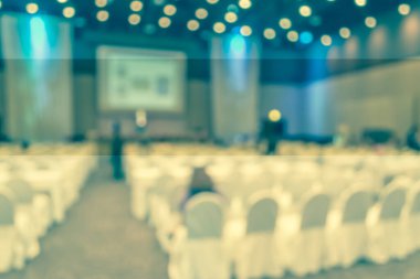 Arkaplan kullanımı için oditoryum odasının bulanık tonu.