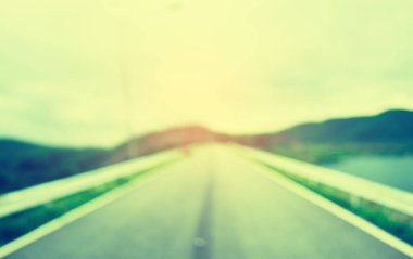 Arkaplan kullanımı için boş yolun klasik ton bulanık görüntüsü.