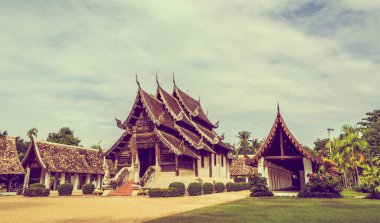 Wat Ton Kain 'in klasik ton görüntüsü, Chiang Mai Tayland' da ahşaptan yapılmış eski tapınak..
