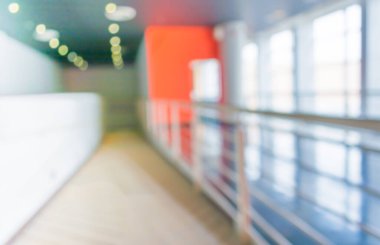 Tıbbi geçmiş için hastane koridorunun bulanık görüntüsü.