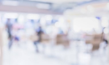 Bokeh imajı olan bir kafenin arka planı bulanık .