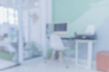 Arkaplan kullanımı için Abstarct bulanık modern ofis odası görüntüsü .