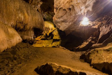 Chiang dao bölgesindeki mağara duvarının dokusu, Chiang Mai Eyaleti, Tayland.