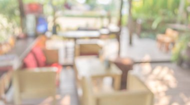 Arka plan kullanımı için modern oturma odasının bulanık görüntüsü.